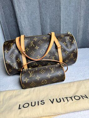 LOUIS VUITTON Authentic Papillon 30 in Monogram canvas For Mommy and daughter